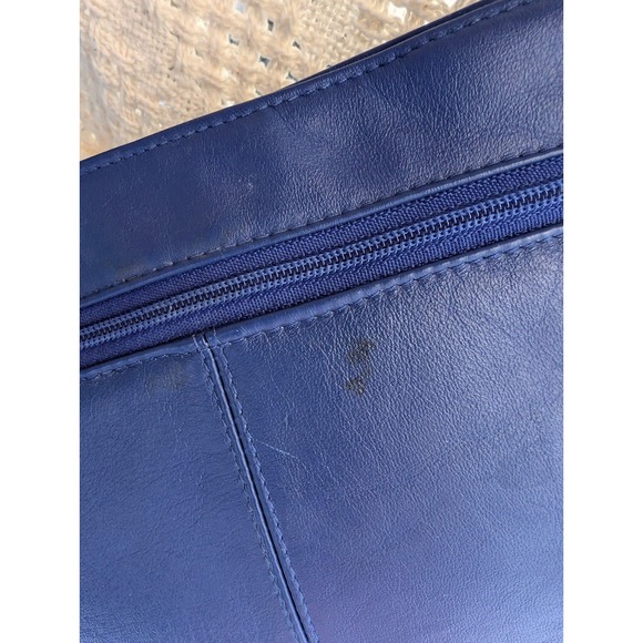 Vintage Blue leather crossbody purse - Picture 4 of 12